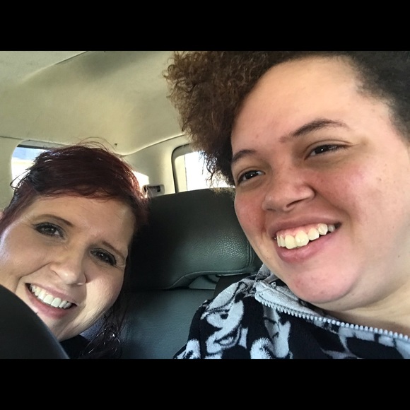 Meet your Posher, Heidi - Picture 3 of 3